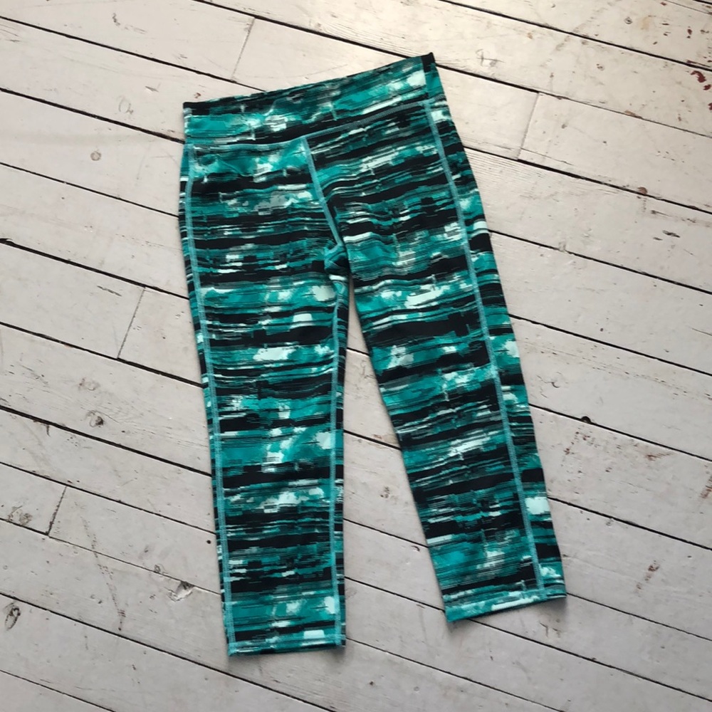 Old Navy Active Capri length leggings Girls 14